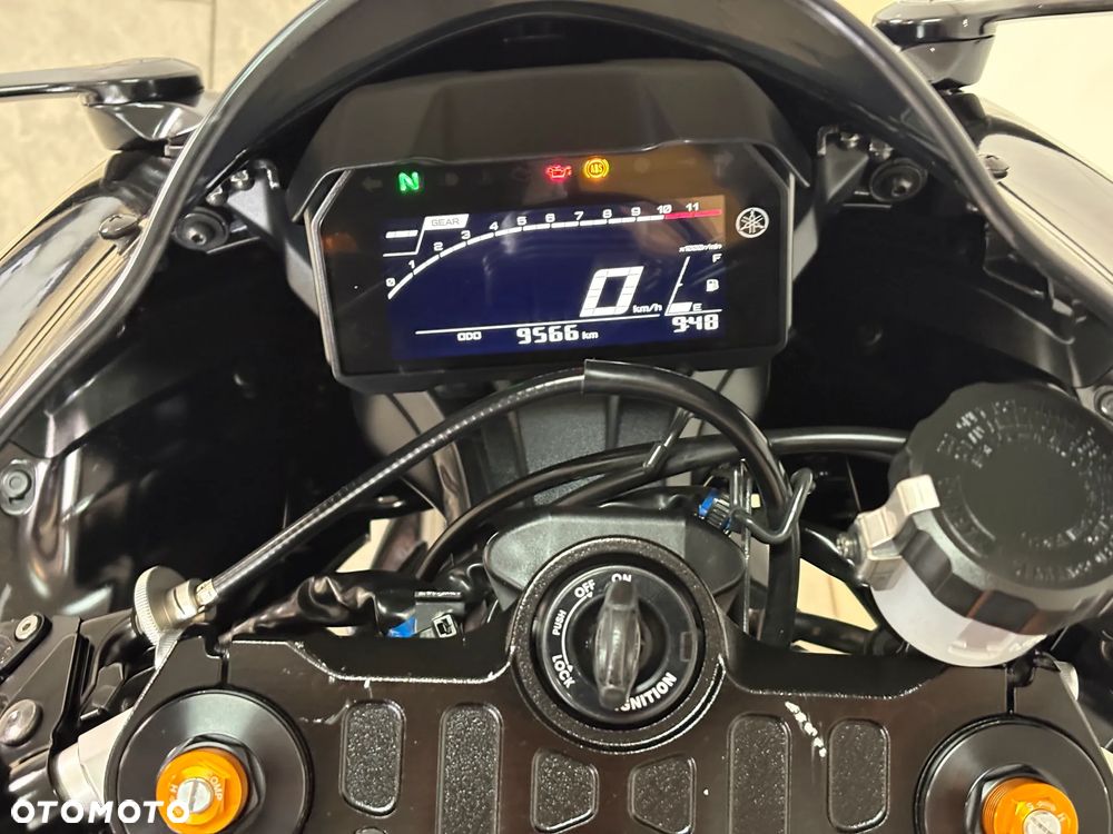 Yamaha R7 - 15