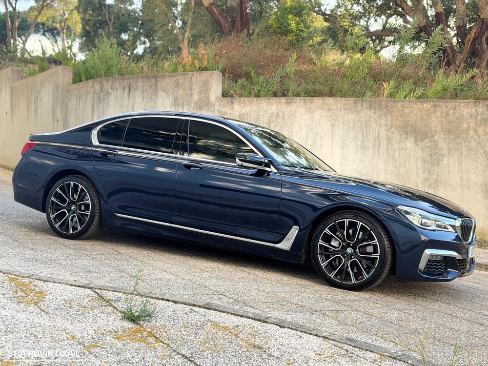 BMW 750 d xDrive Pack M - 12