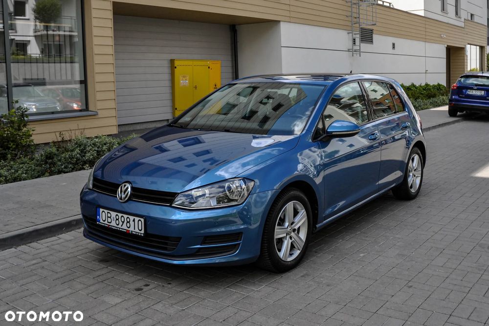 Volkswagen Golf - 1