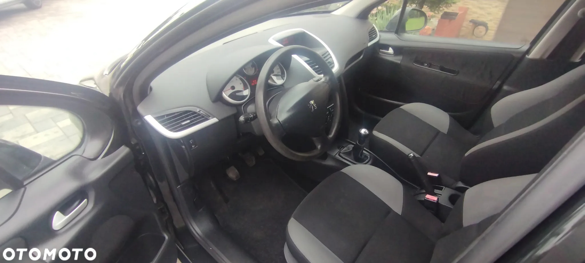 Peugeot 207 1.4 16V Trendy - 6