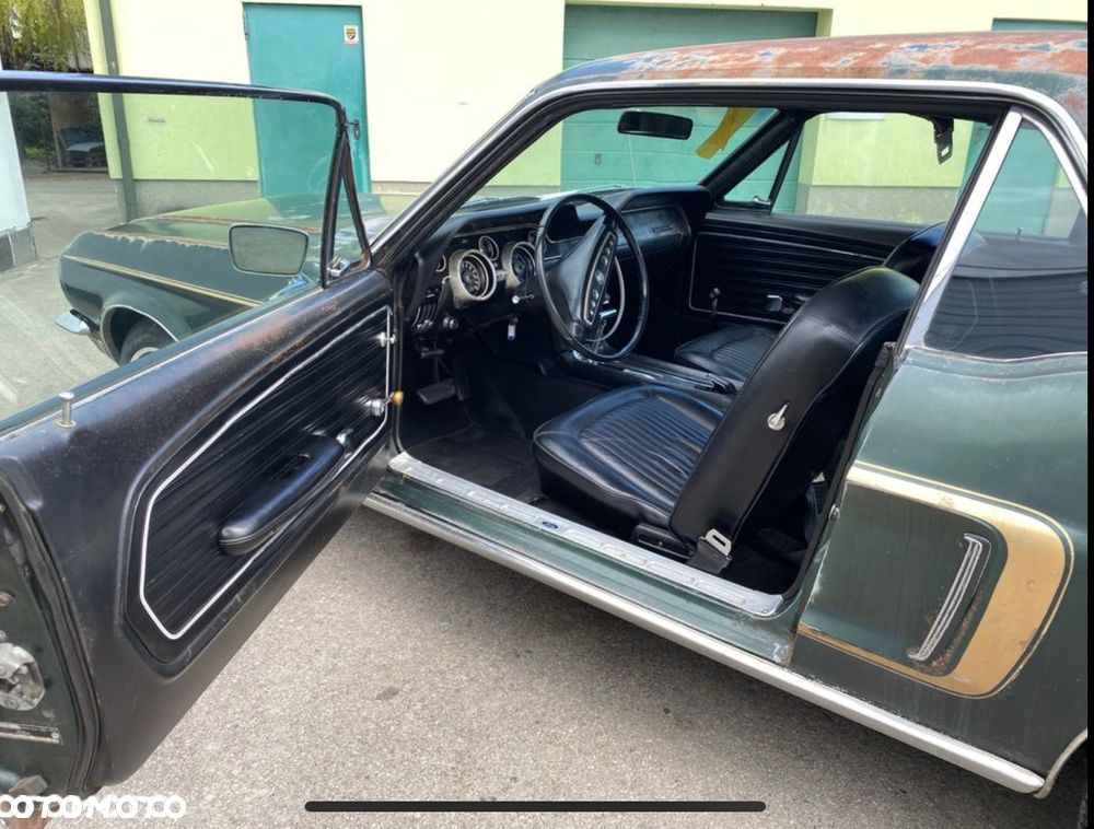 Ford Mustang - 7