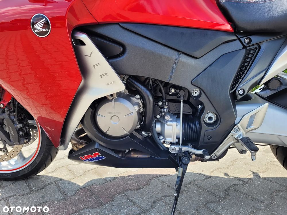 Honda VFR - 16