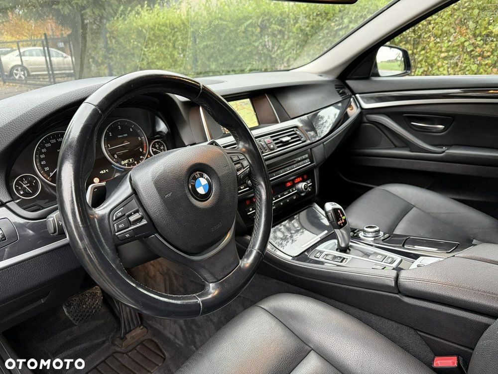 BMW Seria 5 520d Touring - 11