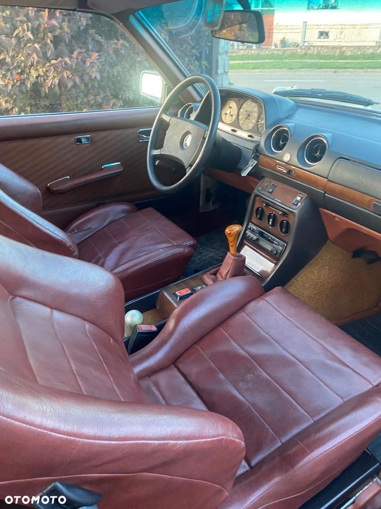 Mercedes-Benz W123 - 11