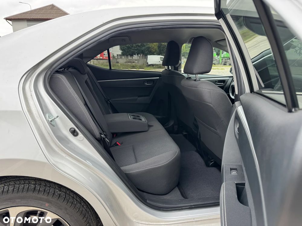 Toyota Corolla 1.6 Prestige EU6 - 27