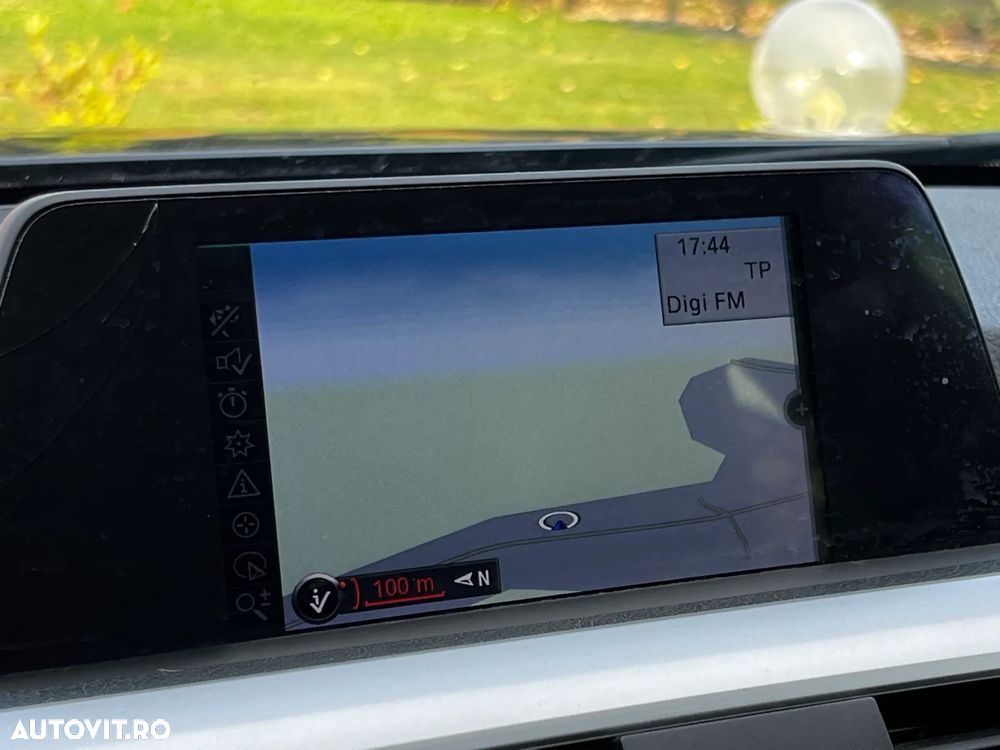 BMW Seria 3 320d DPF Touring - 20