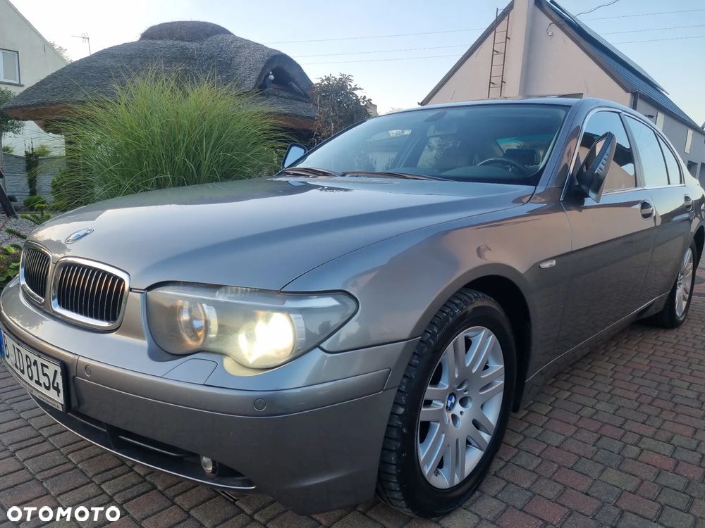 BMW Seria 7 745i - 10