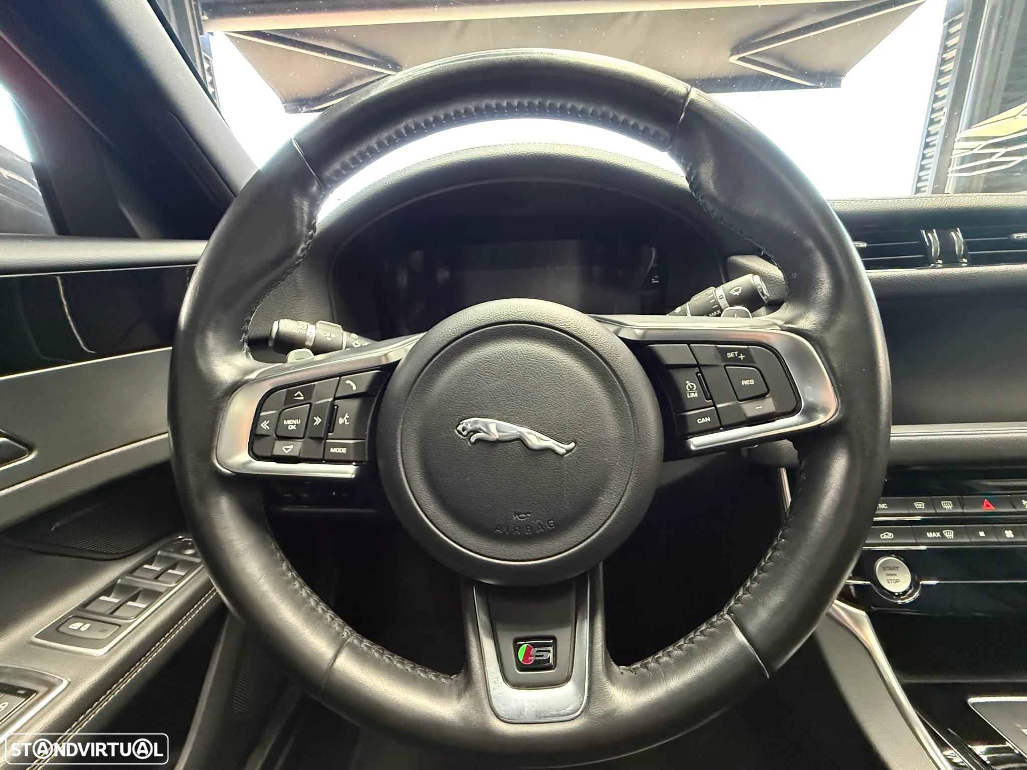 Jaguar XF 3.0 TDV6 300 Sport - 14
