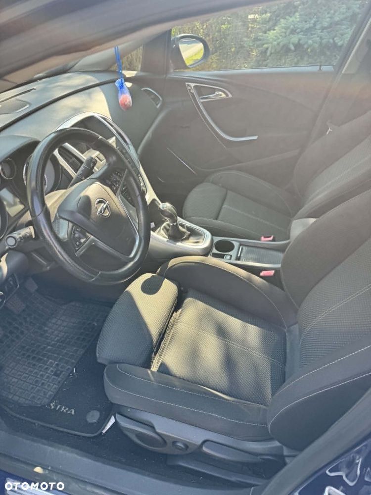 Opel Astra 2.0 CDTI Cosmo - 8
