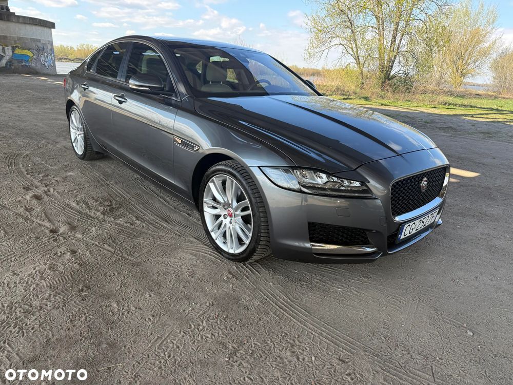 Jaguar XF 35t Prestige - 1