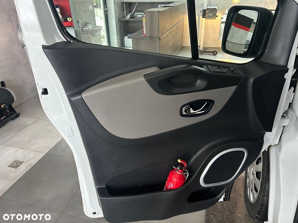 Renault Trafic - 16