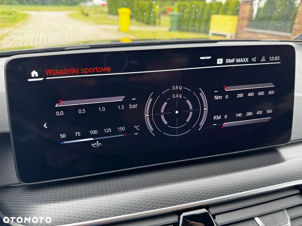 BMW Seria 5 M550i xDrive sport - 37