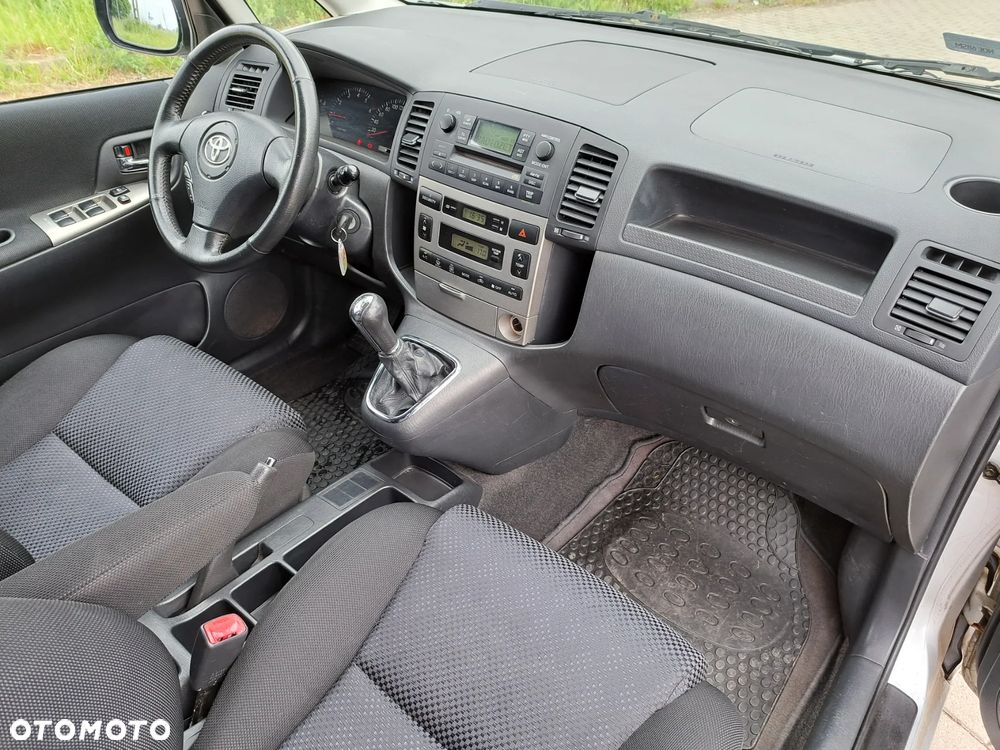 Toyota Corolla Verso - 17