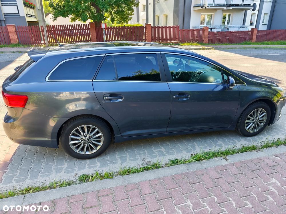 Toyota Avensis 1.8 Premium MS - 2