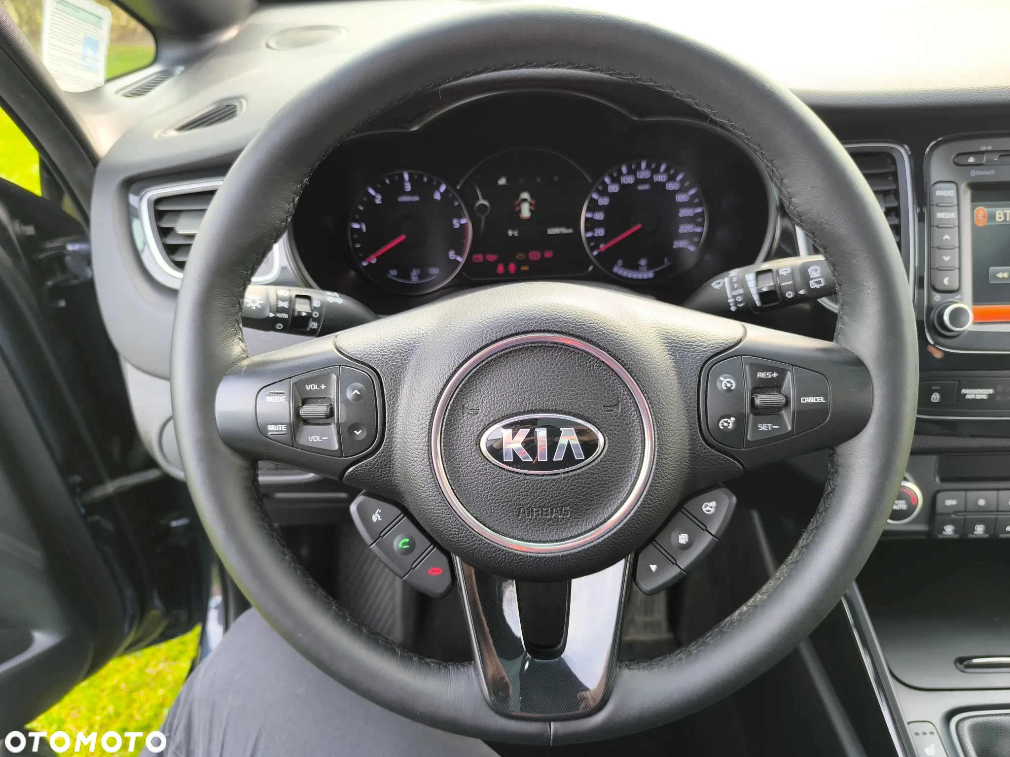 Kia Carens 1.7 CRDi L 7os - 18