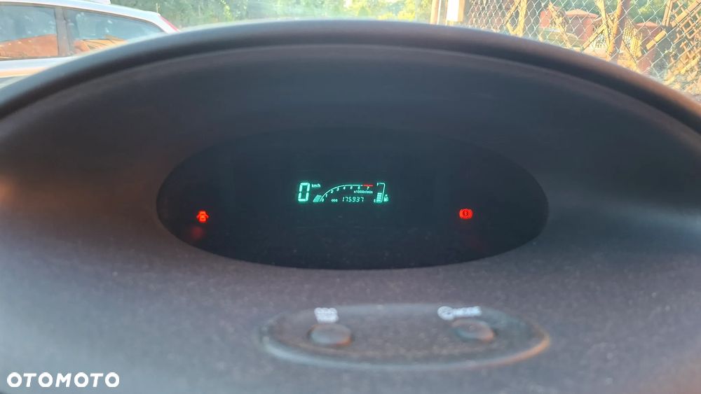 Toyota Yaris 1.0 Base - 3