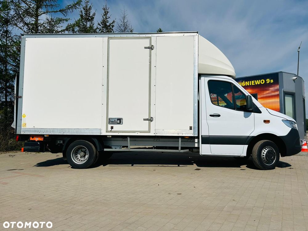 Mercedes-Benz Sprinter 516 - 12