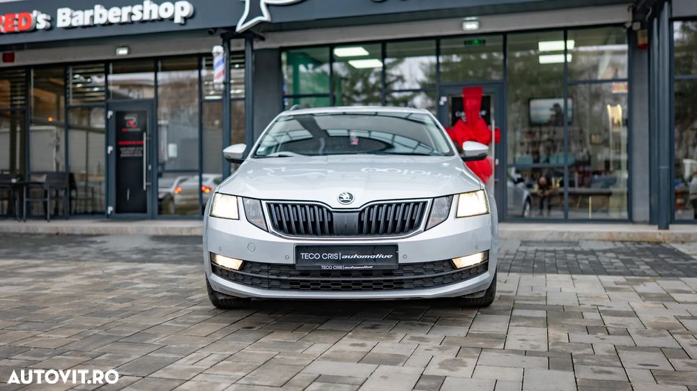 Skoda Octavia Combi Diesel 1.6 TDI DSG Style - 1