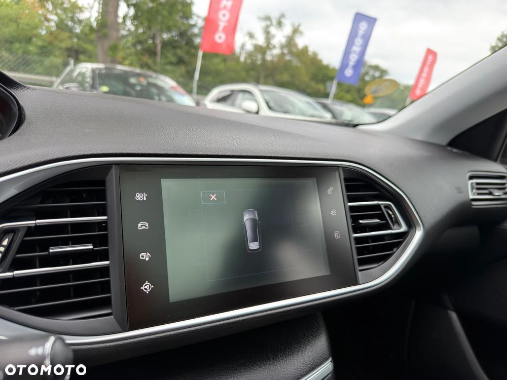 Peugeot 308 1.6 BlueHDi Allure S&S - 30