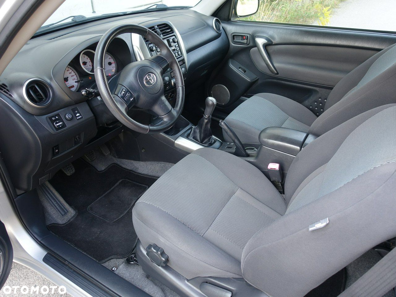 Toyota RAV4 - 11