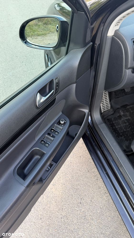 Volkswagen Golf - 22