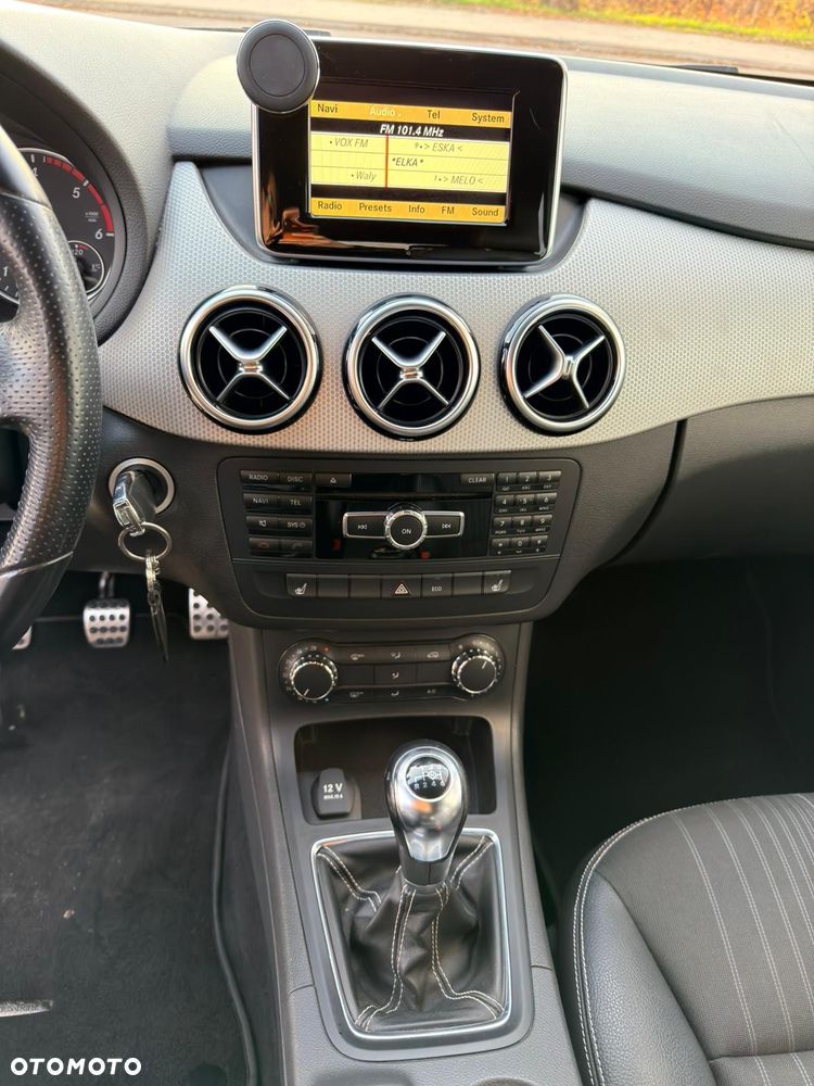 Mercedes-Benz Klasa B 180 CDI (BlueEFFICIENCY) - 16