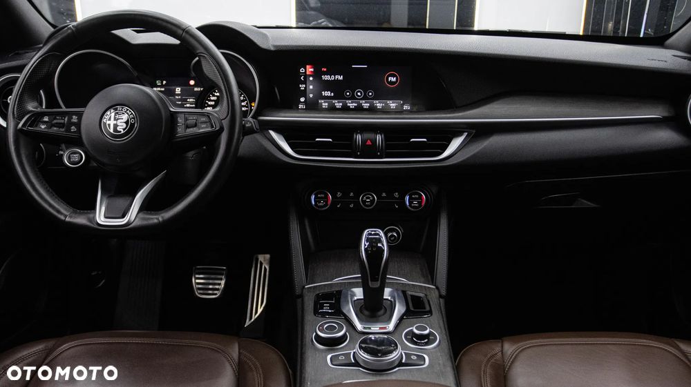 Alfa Romeo Stelvio 2.0 Turbo TI Q4 - 16