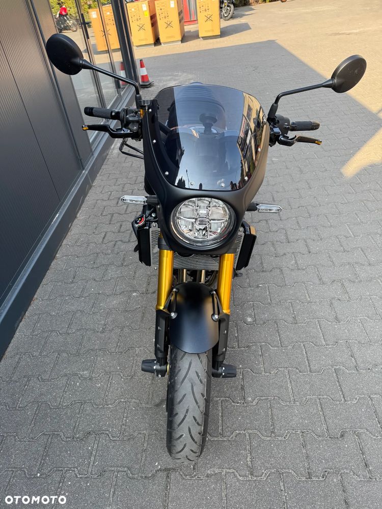 Kawasaki Z 900 RS - 18