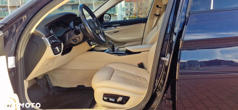 BMW Seria 5 530d xDrive Luxury Line - 11