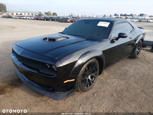Dodge Challenger - 2