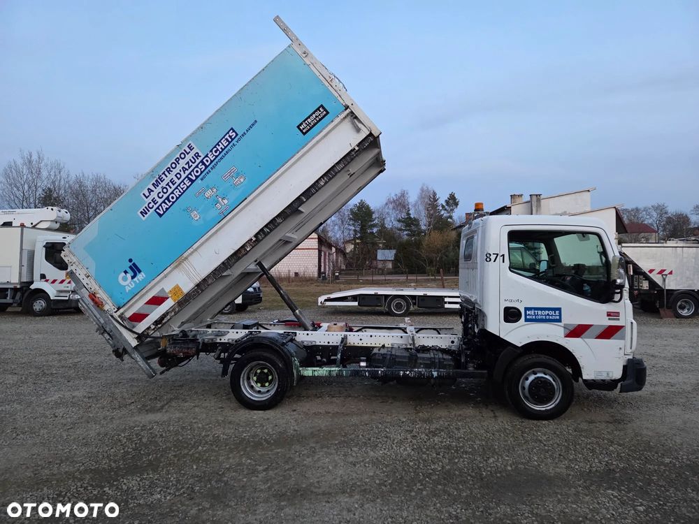 Renault Maxity Cabstar - 6