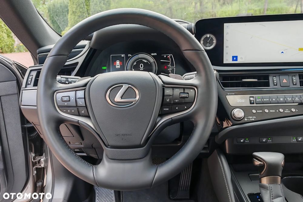 Lexus ES 300h Business Edition - 29