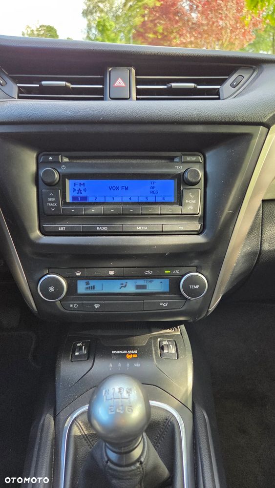Toyota Avensis 1.6 Business Edition - 14
