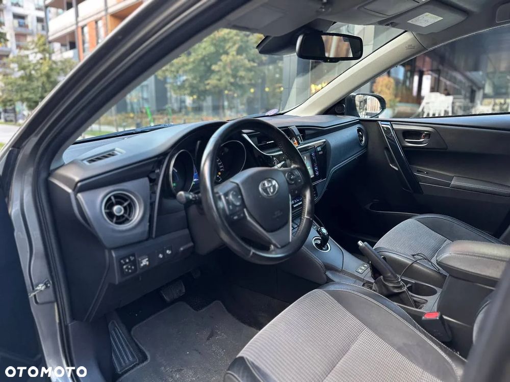 Toyota Auris Hybrid 135 Active - 5