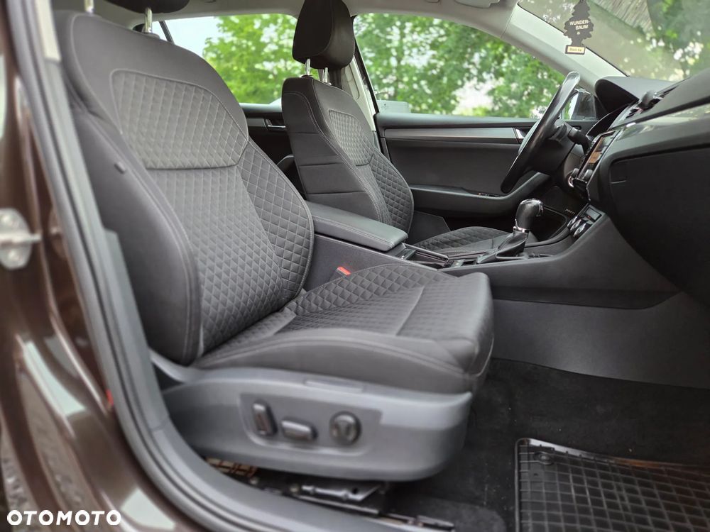 Skoda Superb 2.0 TDI Style DSG - 23