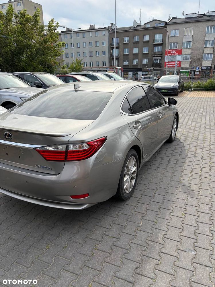 Lexus ES - 11