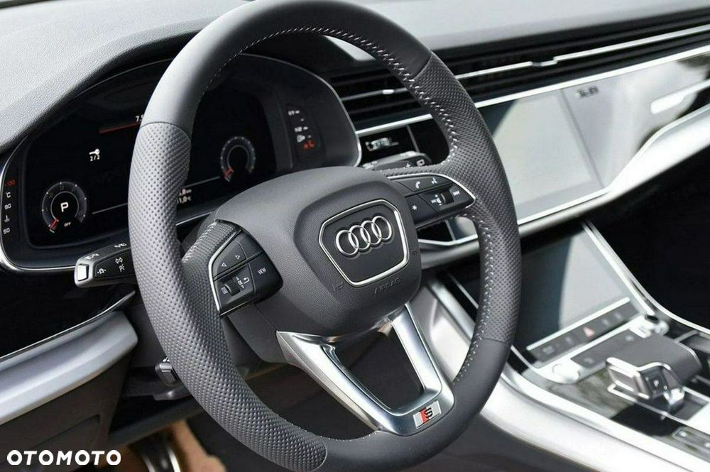 Audi Q8 - 10