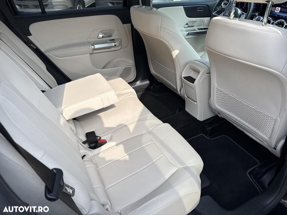 Mercedes-Benz GLB - 14