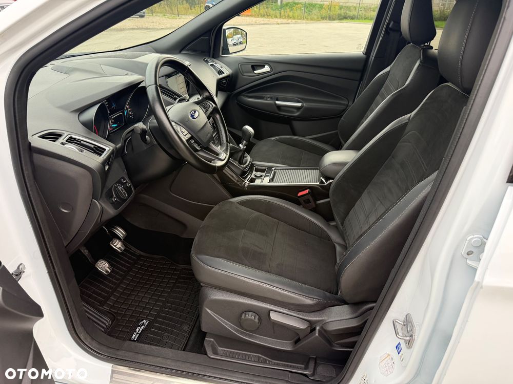 Ford Kuga 2.0 TDCi 4x4 ST-Line - 27