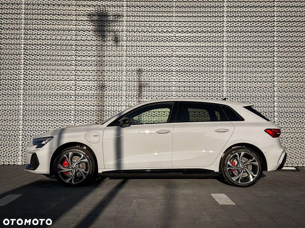 Audi A3 Sportback - 4