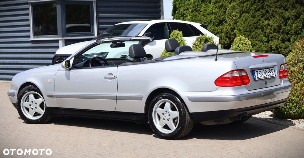 Mercedes-Benz CLK - 8