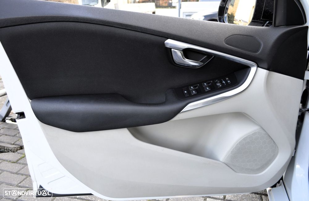 Volvo V40 1.6 D2 Momentum Eco - 7