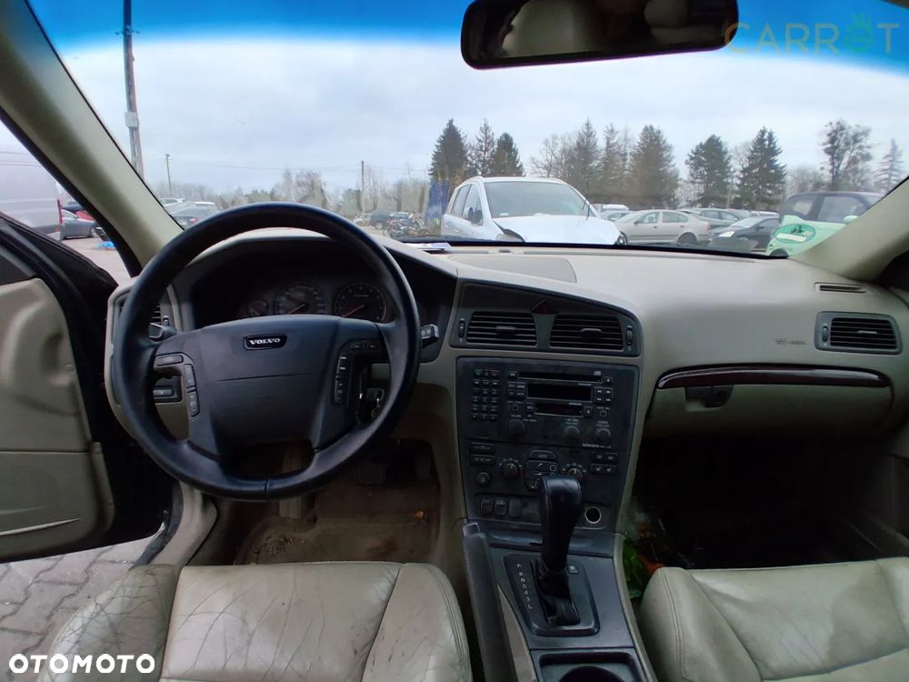 Auto na części - VOLVO V70  WSZYSTKIE CZĘŚCI  SILNIK SKRZYNIA Lakier 492 Silnik Skrzynia Drzwi Klapa Zderzak Lampa Lusterko Szyba Szyberdach Panorama Deska Kokpit Sterownik Moduł Czujnik Licznik Wyświetlacz Kierownica - 5
