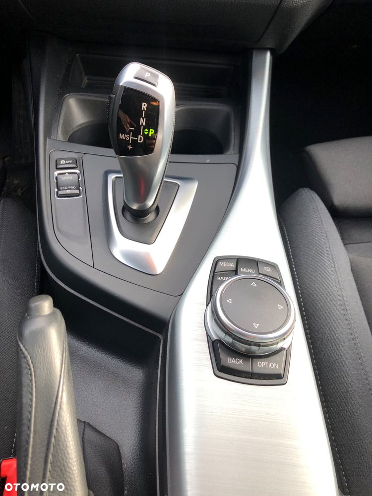 BMW Seria 1 118d Sport Line - 10