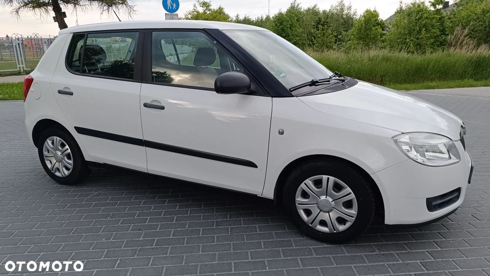 Skoda Fabia 1.2 HTP Ambiente - 10