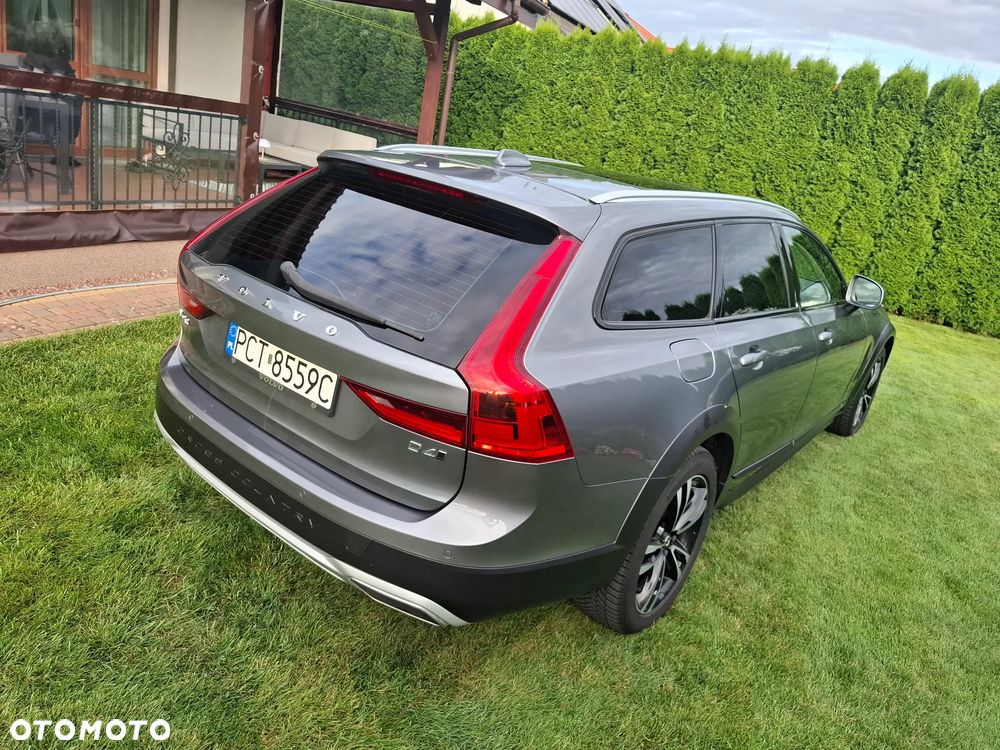 Volvo V90 Cross Country D4 AWD Ocean Race - 3