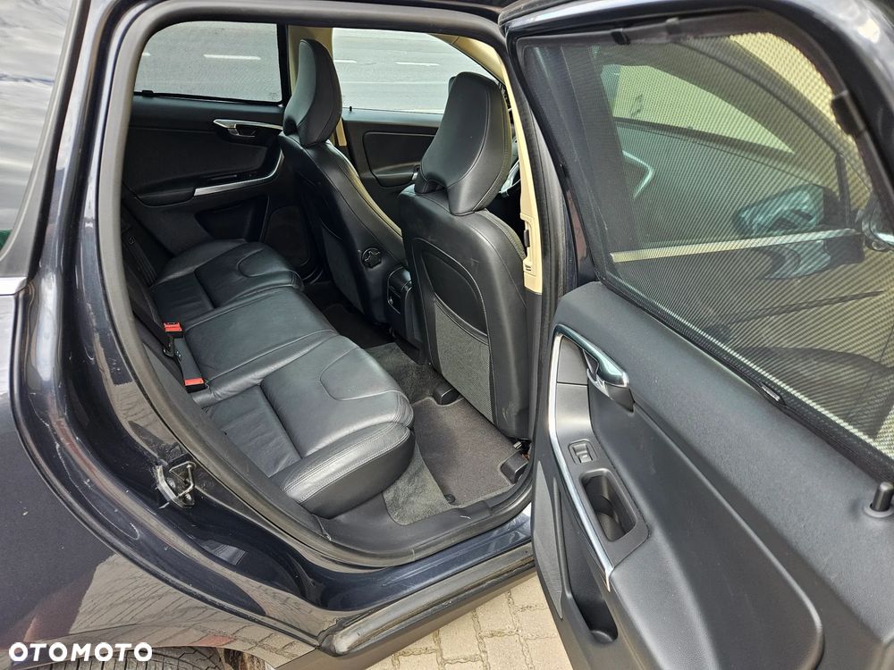 Volvo XC 60 D5 AWD Geartronic Summum - 31