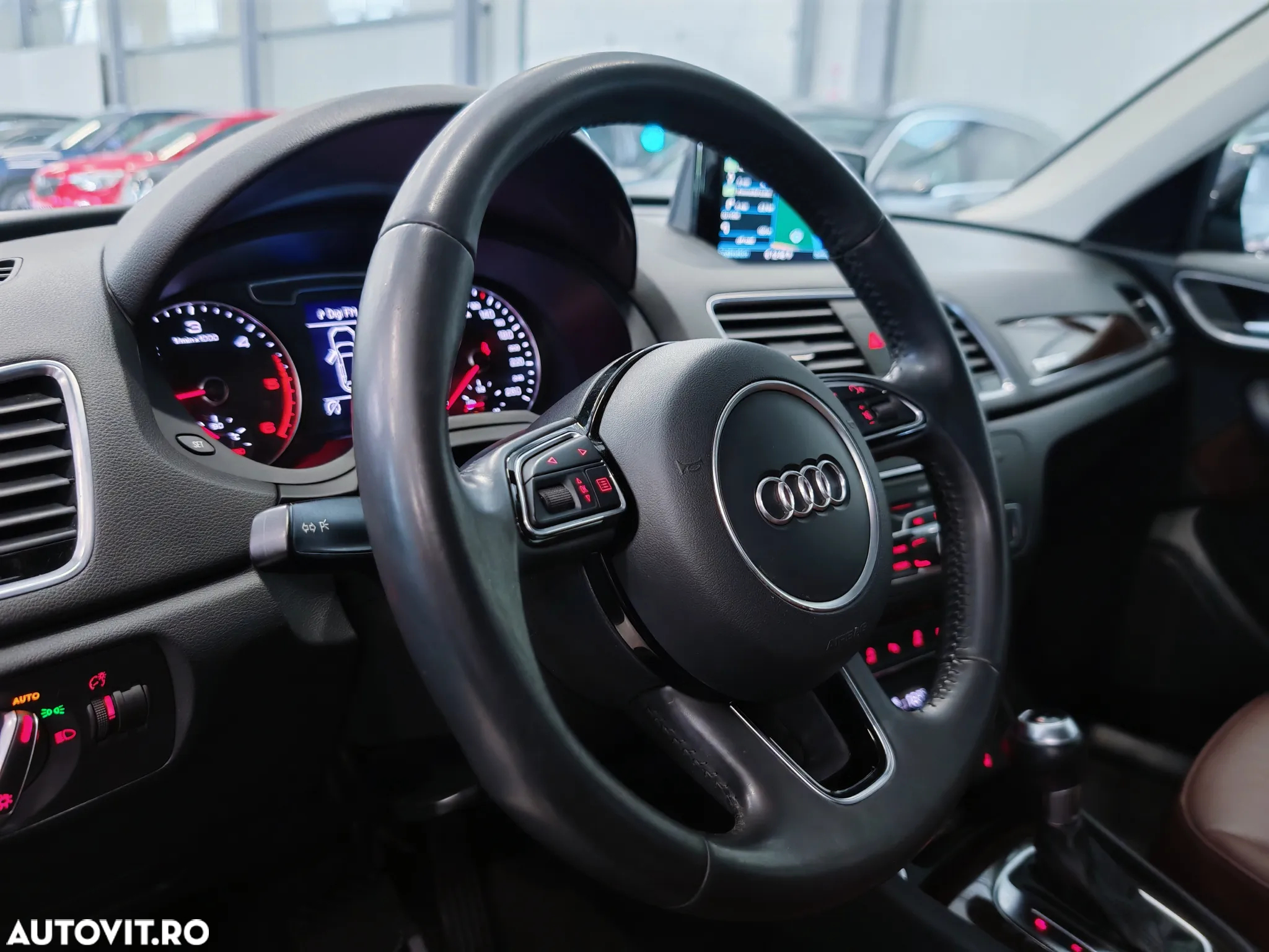 Audi Q3 2.0 TDI Quattro Stronic - 27