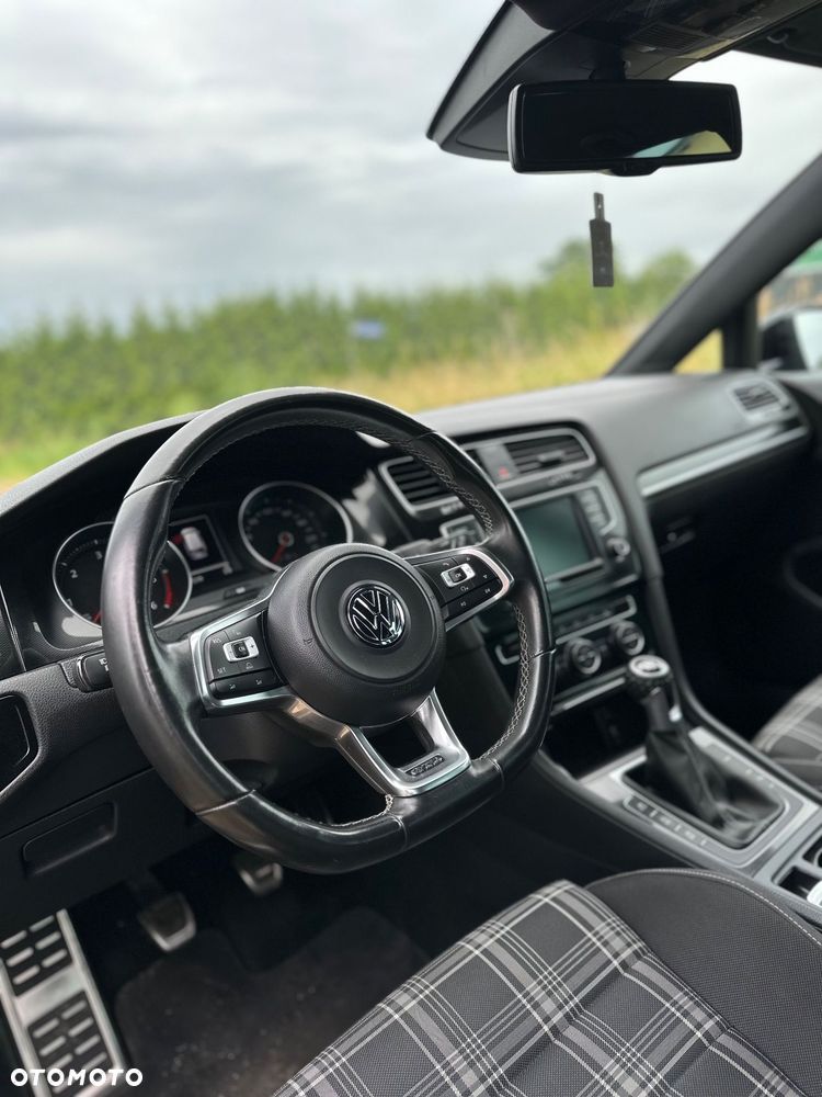 Volkswagen Golf 2.0 TDI BMT GTD - 12