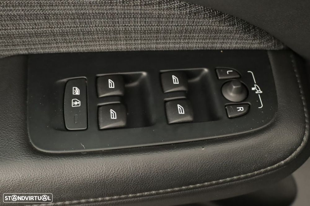 Volvo V60 2.0 T6 AWD TE Essential - 21